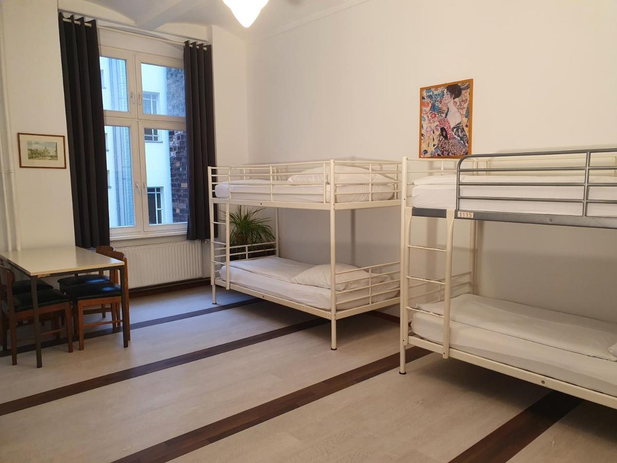 Bed in 6-Bed Dormitory Room,566927412:JPEG