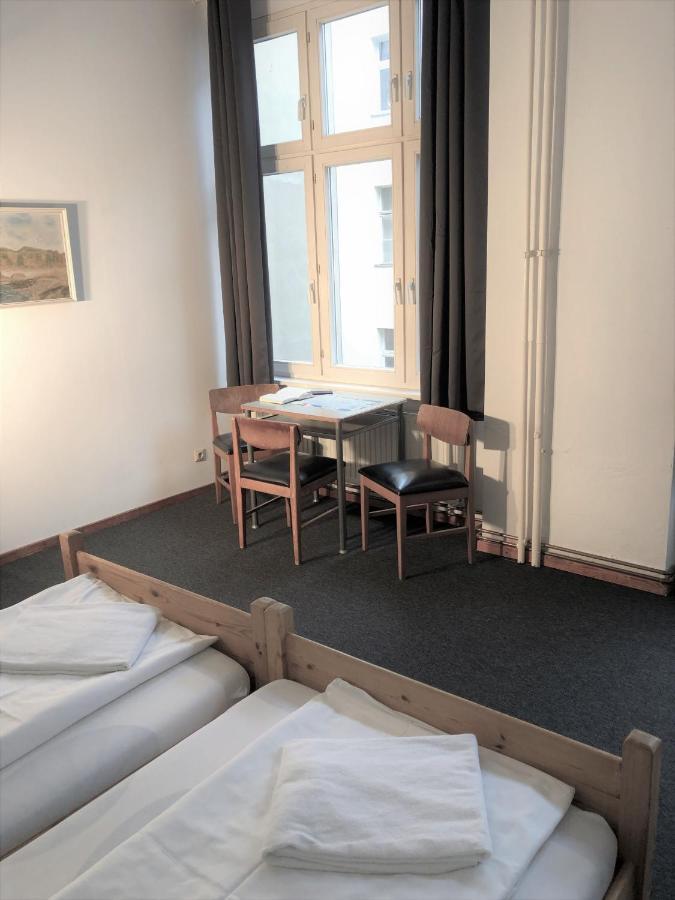 Triple Room with Shared Bathroom,1352726713:JPEG